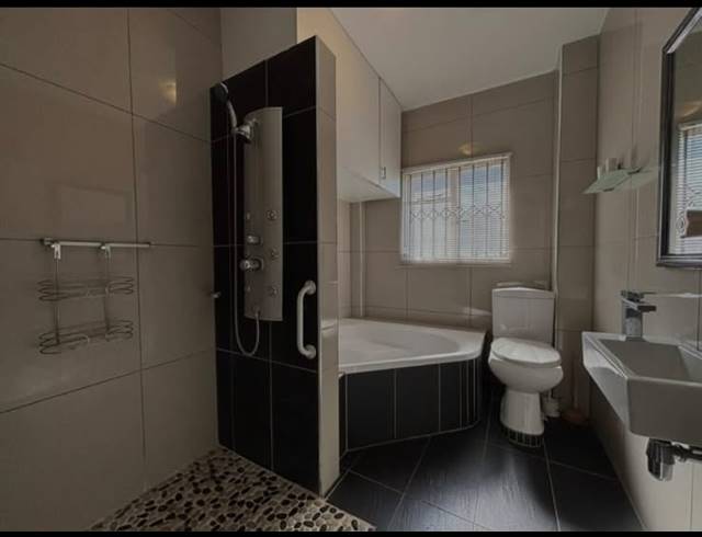 1.5 BEDROOM APARTMENT FOR SALE IN GLENWOOD